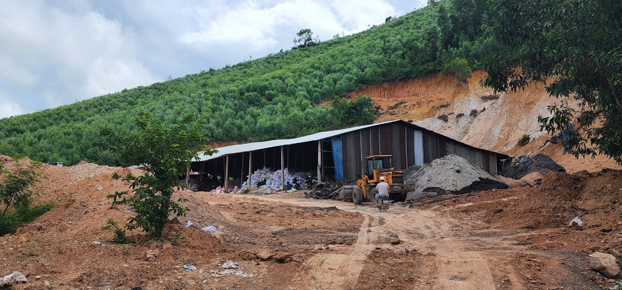 Phú Yên: Ai chịu trách nhiệm xử lý phục hồi môi trường sau nạn khai thác đất trái phép? Phú Yên: Ai chịu trách nhiệm xử lý phục hồi môi trường sau nạn khai thác đất trái phép?