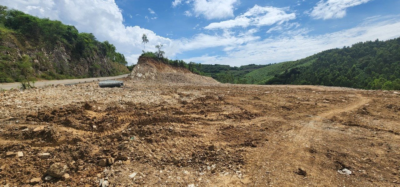 Phú Yên: Ai chịu trách nhiệm xử lý phục hồi môi trường sau nạn khai thác đất trái phép? Phú Yên: Ai chịu trách nhiệm xử lý phục hồi môi trường sau nạn khai thác đất trái phép?