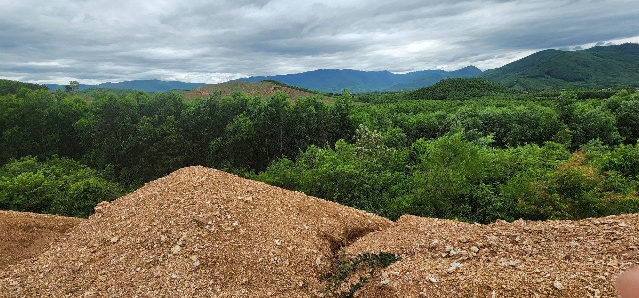 Vân Canh (Bình Định): Chưa được phép xây dựng Trại chăn nuôi heo đã khai thác đất san lấp mặt bằng