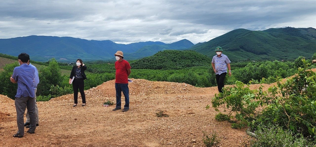 Vân Canh (Bình Định): Chưa được phép xây dựng Trại chăn nuôi heo đã khai thác đất san lấp mặt bằng