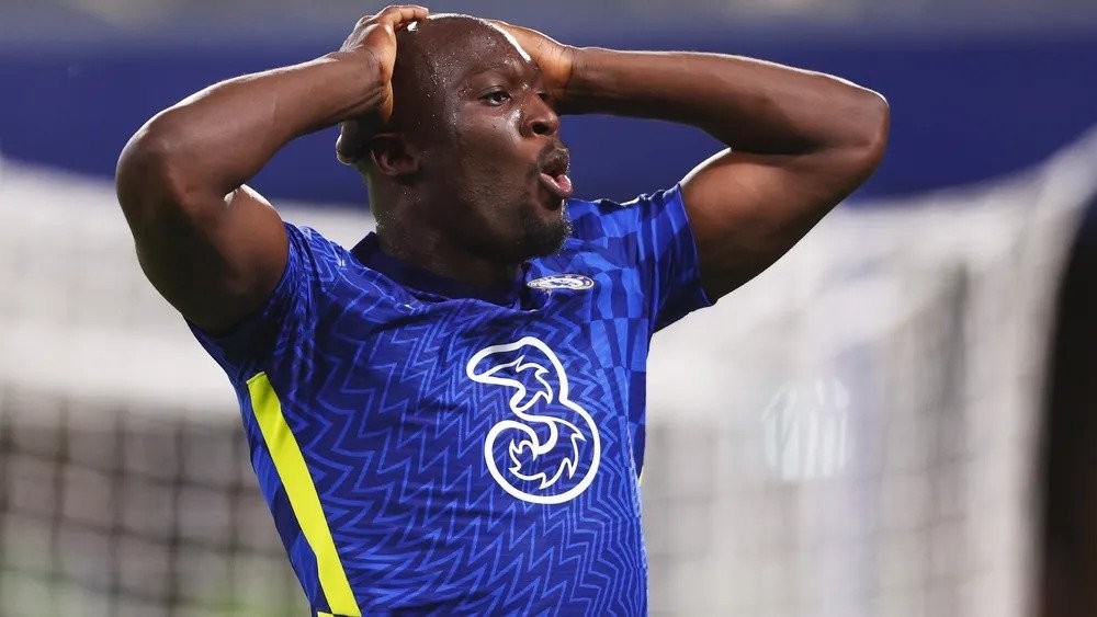 HLV Martinez có lời khuyên Lukaku nên cân nhắc tương lai của sự nghiệp 