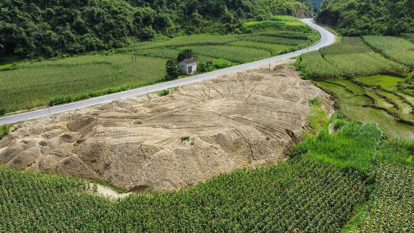 Quảng Hòa (Cao Bằng): Hàng nghìn m² đất nông nghiệp bị “hô biến” thành bãi đổ thải Quảng Hòa (Cao Bằng): Hàng nghìn m² đất nông nghiệp bị “hô biến” thành bãi đổ thải