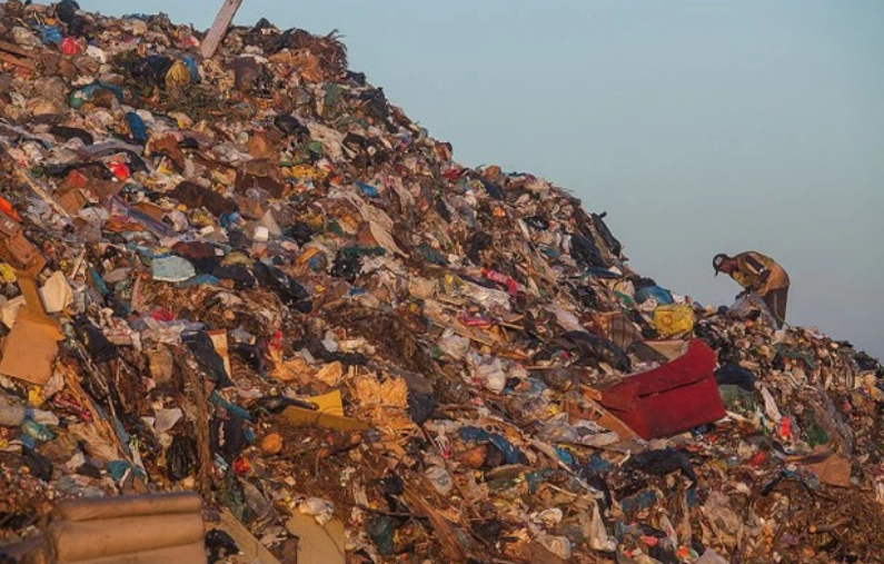 Các bãi rác rò rỉ rất nhiều khí methane