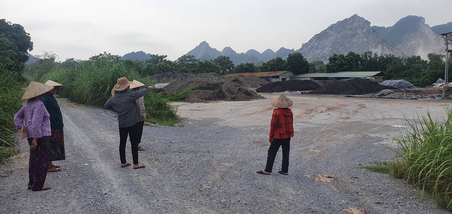 Ứng Hòa - Hà Nội: Người dân kêu cứu vì doanh nghiệp sản xuất gây ô nhiễm môi trường