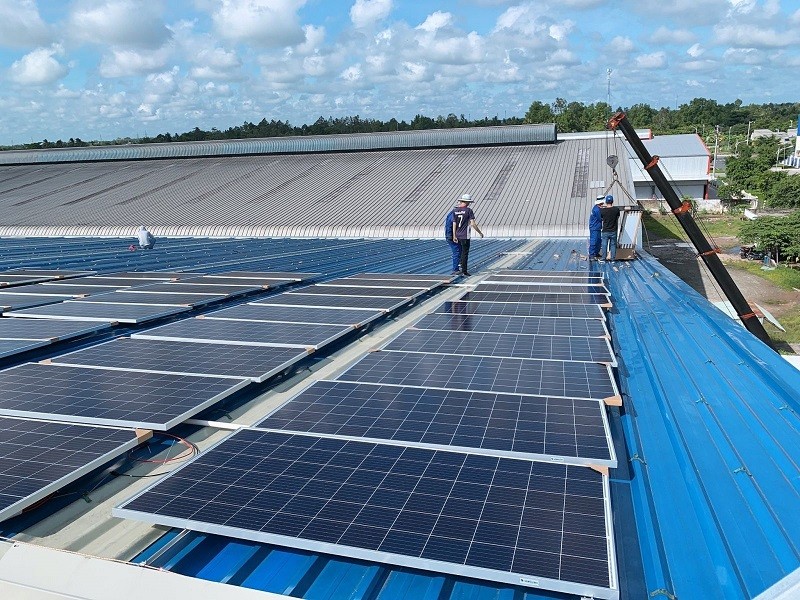 Tháo gỡ khó khăn trong lắp đặt điện mặt trời áp mái tại các khu công nghiệp