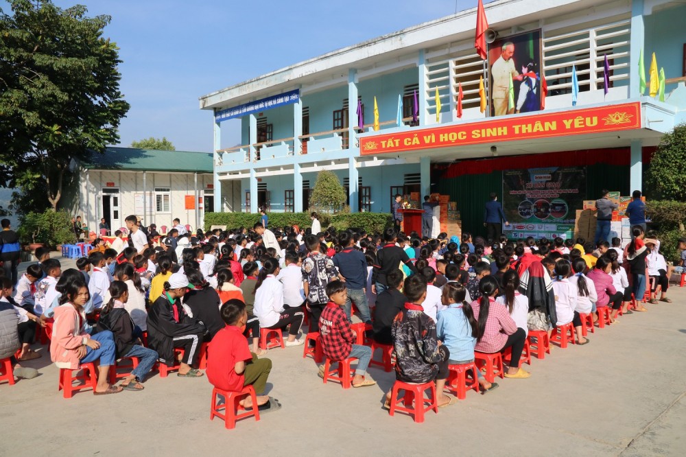 Sở hữu trí tuệ và Sáng tạo chắp cánh ước mơ mang con chữ về miền địa đầu Tổ Quốc Sở hữu trí tuệ và Sáng tạo chắp cánh ước mơ mang con chữ về miền địa đầu Tổ Quốc