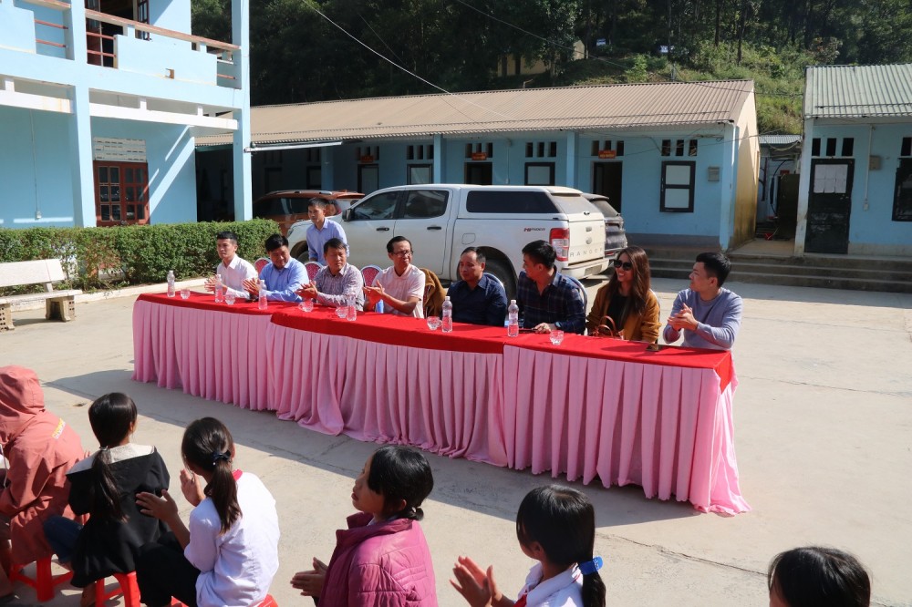 Sở hữu trí tuệ và Sáng tạo chắp cánh ước mơ mang con chữ về miền địa đầu Tổ Quốc Sở hữu trí tuệ và Sáng tạo chắp cánh ước mơ mang con chữ về miền địa đầu Tổ Quốc