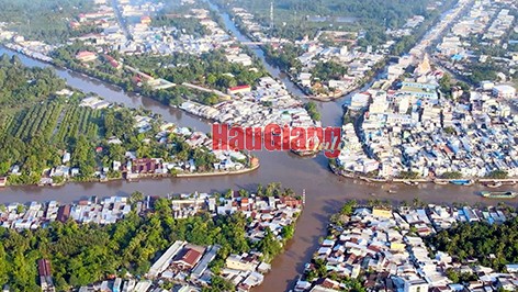 Hậu Giang tiếp tục đẩy nhanh tiến độ chi trả bồi thường để bàn giao thêm mặt bằng cho cao tốc Cần Thơ - Cà Mau.