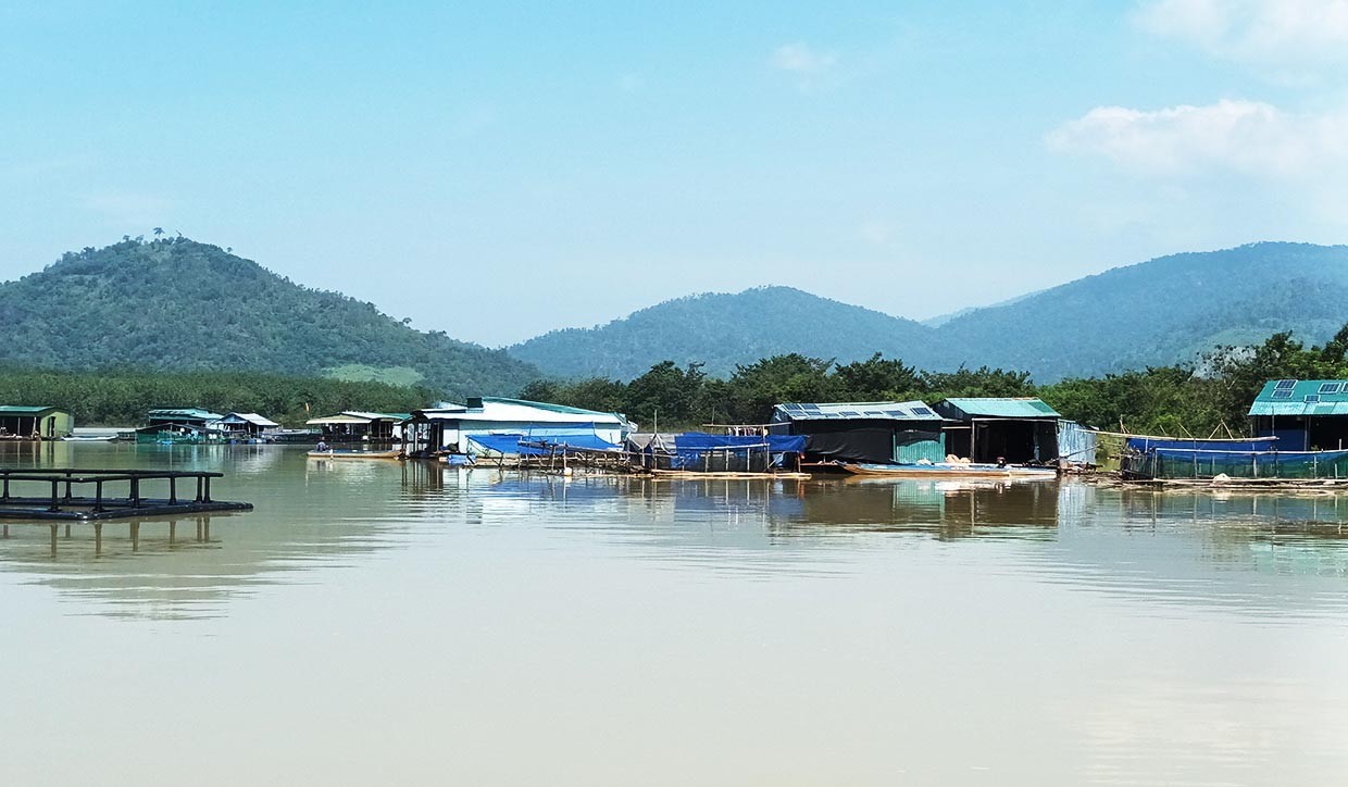 Khung cảnh yên bình của lòng hồ Sê San 4 (xã Ia O, huyện Ia Grai). Ảnh: Thanh Phong Khung cảnh yên bình của lòng hồ Sê San 4 (xã Ia O, huyện Ia Grai). Ảnh: Thanh Phong