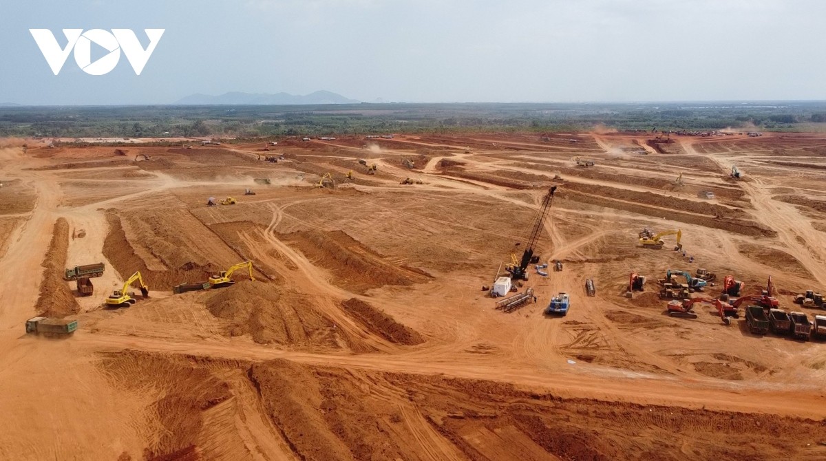 Ô nhiễm bụi do thi công sân bay Long Thành vượt gấp 18 lần cho phép Ô nhiễm bụi do thi công sân bay Long Thành vượt gấp 18 lần cho phép