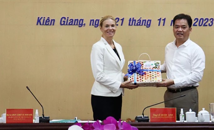 Kiên Giang: Phó Chủ tịch UBND tỉnh Lê Quốc Anh làm việc với đoàn công tác Đại sứ quán Na Uy Kiên Giang: Phó Chủ tịch UBND tỉnh Lê Quốc Anh làm việc với đoàn công tác Đại sứ quán Na Uy