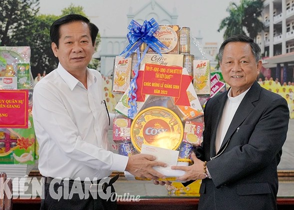 Kiên Giang: Bí thư Tỉnh ủy Đỗ Thanh Bình chúc mừng lễ Giáng sinh 2023 Tòa Giám mục Long Xuyên