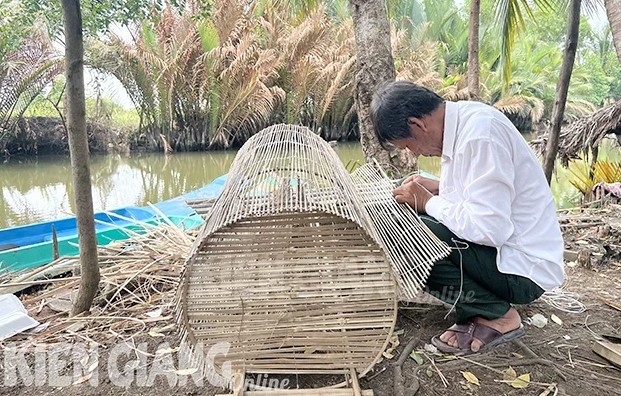 Kiên Giang: Chiếc dớn quê Kiên Giang: Chiếc dớn quê