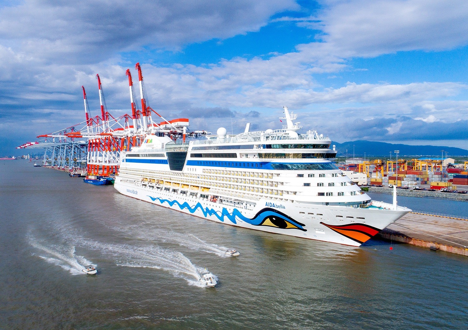 Tiếp tục làm tốt chức năng, nhiệm vụ quản lý về an ninh, trật tự trên lĩnh vực kinh tế, đáp ứng yêu cầu bảo đảm vững chắc an ninh quốc gia trong quá t