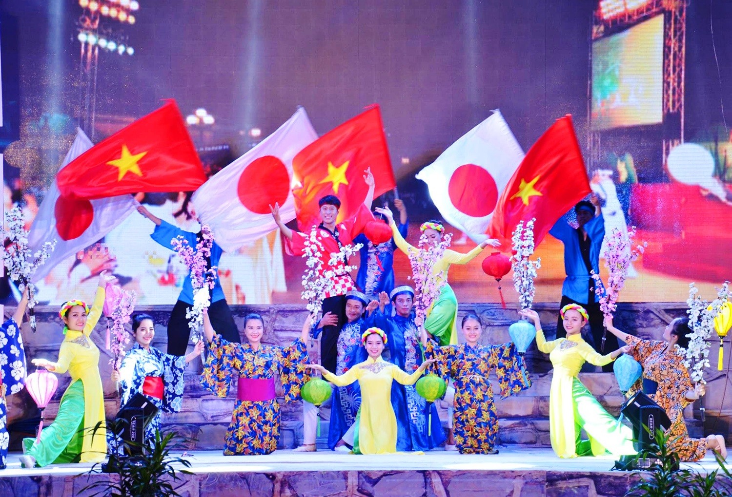 Chính sách văn hóa ở nước ta trong bối cảnh hội nhập quốc tế hiện nay