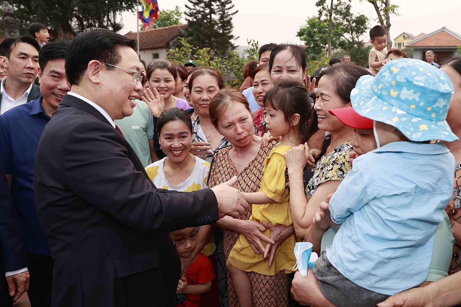 Phát huy sức mạnh của nhân dân trong giai đoạn phát triển đất nước hiện nay