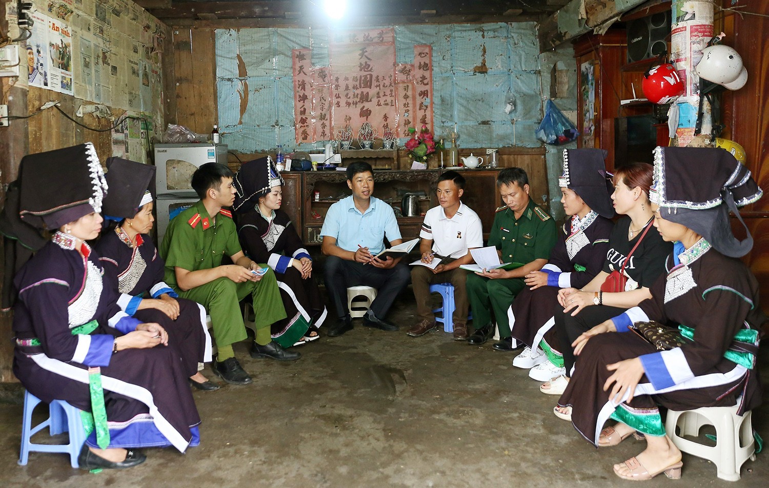 Tập trung xây dựng ba nền tảng thể chế, kinh tế, văn hóa, nâng cao hiệu quả, kết quả phòng, chống tham nhũng, tiêu cực Tập trung xây dựng ba nền tảng thể chế, kinh tế, văn hóa, nâng cao hiệu quả, kết quả phòng, chống tham nhũng, tiêu cực