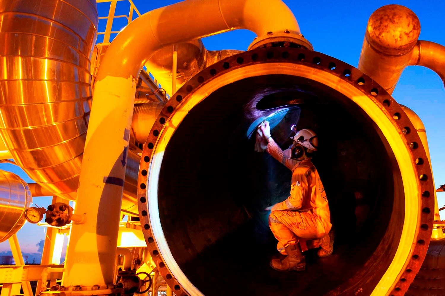 Khơi dậy mạnh mẽ tinh thần yêu nước, ý chí tự cường dân tộc để phát triển đất nước