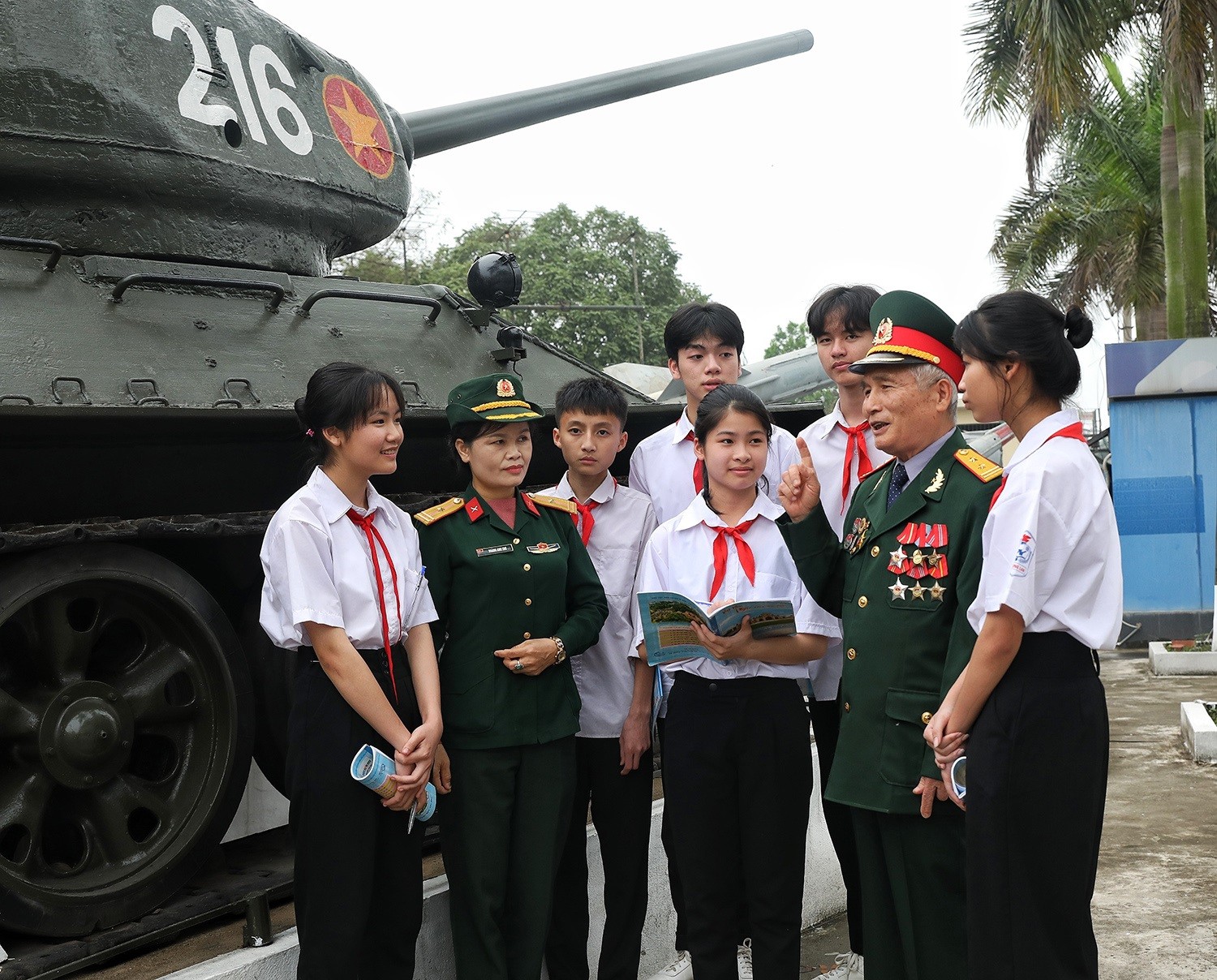 Phát huy hào khí “Diên Hồng”, người cao tuổi Việt Nam tiếp tục cống hiến vì khát vọng phát triển đất nước phồn vinh, hạnh phúc Phát huy hào khí “Diên Hồng”, người cao tuổi Việt Nam tiếp tục cống hiến vì khát vọng phát triển đất nước phồn vinh, hạnh phúc