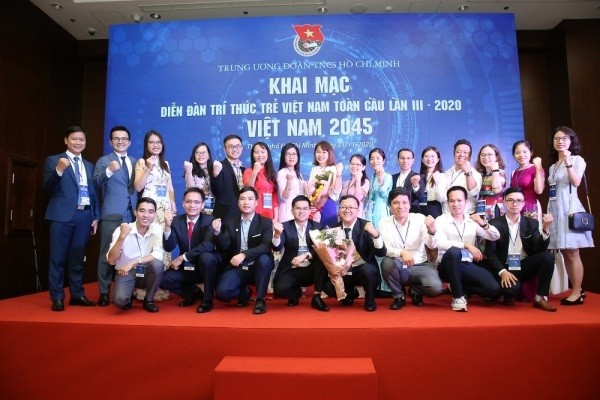 Các trí thức trẻ tham gia Diễn đàn tri thức trẻ Việt Nam toàn cầu năm 2020
