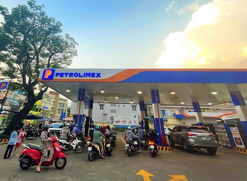 Chiều 2-5, giá xăng A95 tăng lên 24.955 đồng/lít Chiều 2-5, giá xăng A95 tăng lên 24.955 đồng/lít