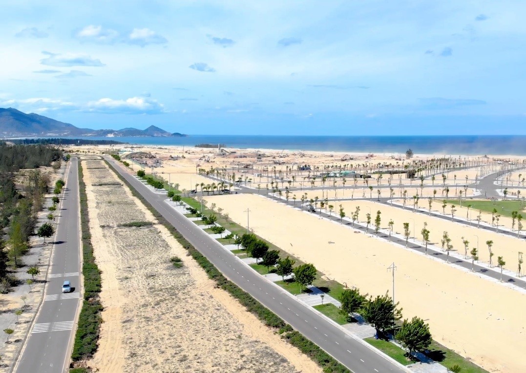 Tin bất động sản ngày 16/5: Bình Định đấu giá 217 lô đất tại Khu kinh tế Nhơn Hội