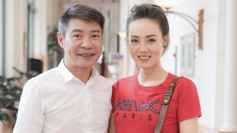 NSND Công Lý bị chỉ trích vì "nâng ly" sau đột quỵ, vợ trẻ lên tiếng