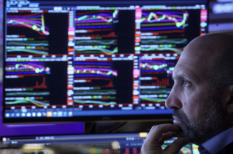 Chứng khoán Mỹ &quot;chìm&quot; vào bán tháo, giá dầu giảm liền 4 phiên