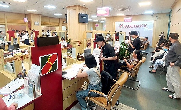 Tin ngân hàng ngày 5/6: Sắp tới giá bán vàng của các ngân hàng có thể còn giảm Tin ngân hàng ngày 5/6: Sắp tới giá bán vàng của các ngân hàng có thể còn giảm