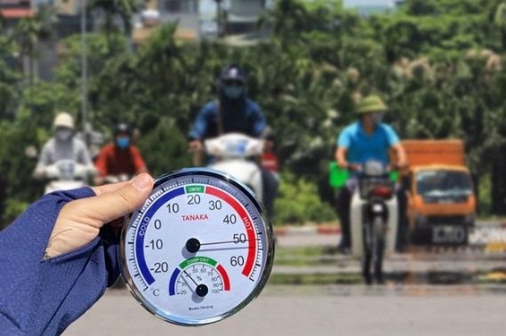 Nắng nóng gay gắt kéo dài cả tuần ở miền Bắc, nền nhiệt chạm mức 38 độ C Nắng nóng gay gắt kéo dài cả tuần ở miền Bắc, nền nhiệt chạm mức 38 độ C