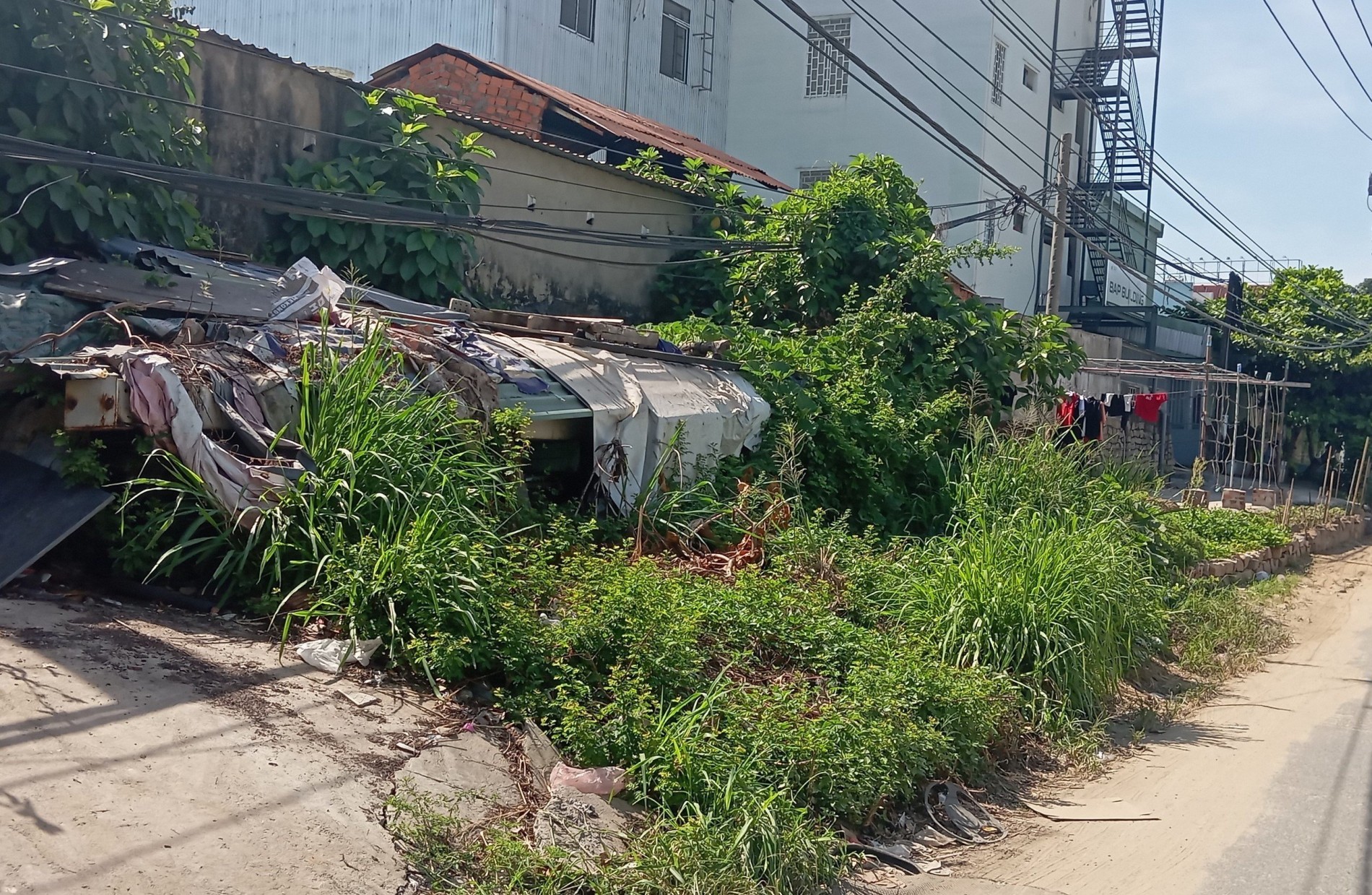 Cảnh nhếch nhác, ô nhiễm giữa lòng thành phố Đà Nẵng Cảnh nhếch nhác, ô nhiễm giữa lòng thành phố Đà Nẵng