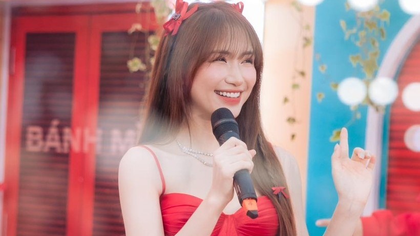 Hòa Minzy có tình mới sau khi chia tay bạn trai thiếu gia?