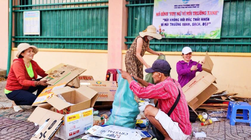 TP.HCM: Quận Tân Phú triển khai mô hình “Phụ nữ vì môi trường xanh” TP.HCM: Quận Tân Phú triển khai mô hình “Phụ nữ vì môi trường xanh”