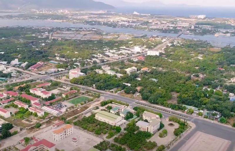 Ứng dụng công nghệ địa không gian trong quản lý tài nguyên và môi trường Ứng dụng công nghệ địa không gian trong quản lý tài nguyên và môi trường