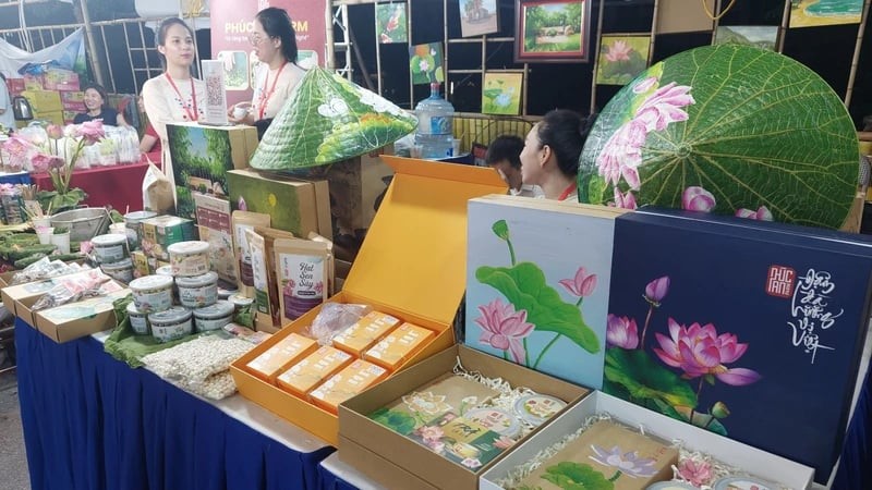 Bảo tồn và phát huy chuỗi giá trị từ hoa sen Bảo tồn và phát huy chuỗi giá trị từ hoa sen