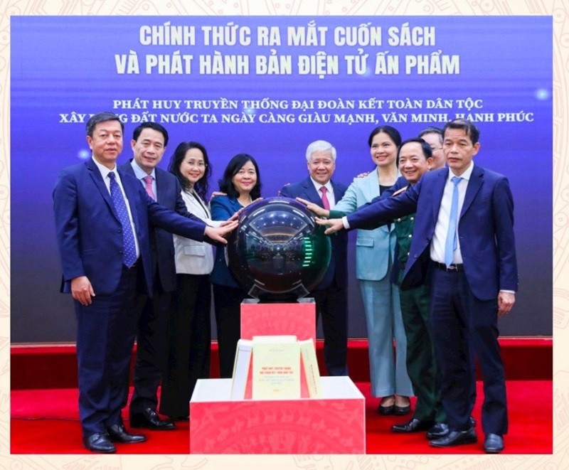 Cùng với bản giấy, nhiều cuốn sách của Tổng Bí thư được phát hành bản điện tử. 