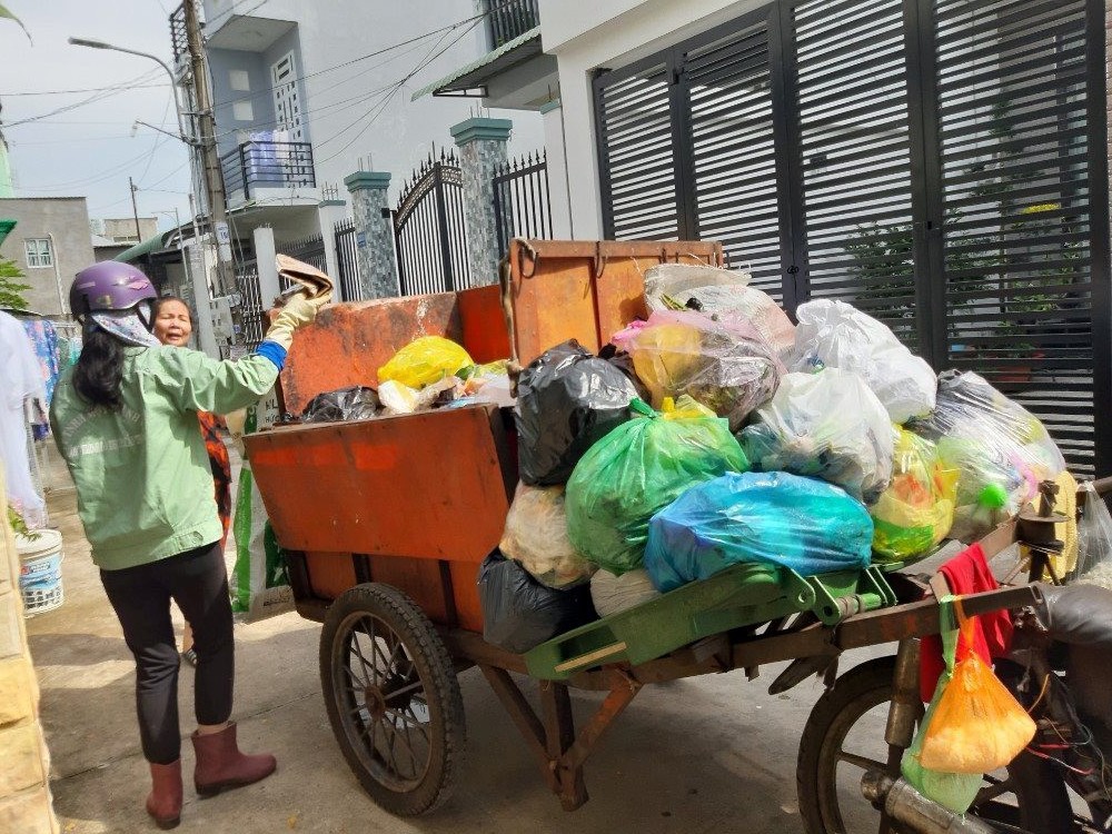 Long An: Theo dõi và giám sát việc vứt, tập kết, đổ và đốt chất thải rắn sinh hoạt