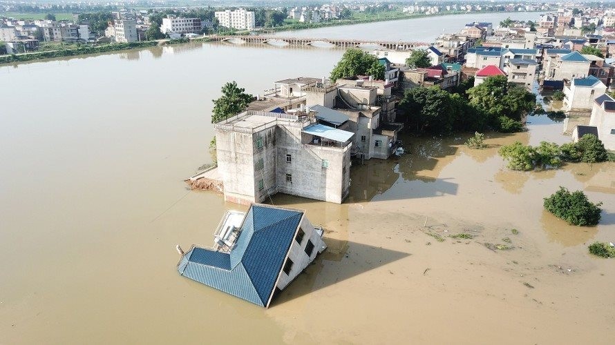 Trung Quốc tiếp tục đối mặt với tình hình lũ lụt phức tạp và nghiêm trọng