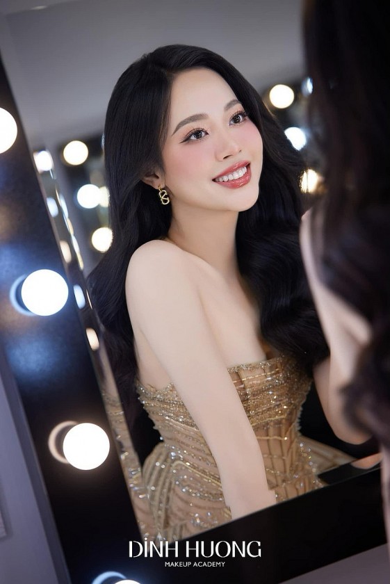 Thêm một á hậu 'học giỏi' tốt nghiệp Thủ khoa Thêm một á hậu 'học giỏi' tốt nghiệp Thủ khoa