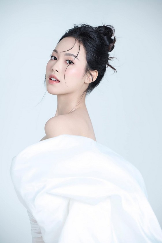 Thêm một á hậu 'học giỏi' tốt nghiệp Thủ khoa Thêm một á hậu 'học giỏi' tốt nghiệp Thủ khoa