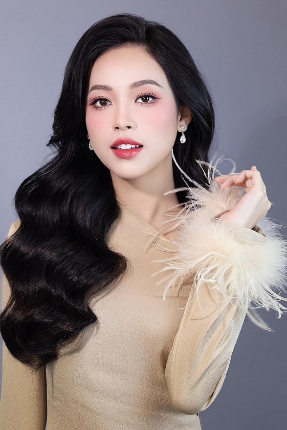 Thêm một á hậu 'học giỏi' tốt nghiệp Thủ khoa Thêm một á hậu 'học giỏi' tốt nghiệp Thủ khoa