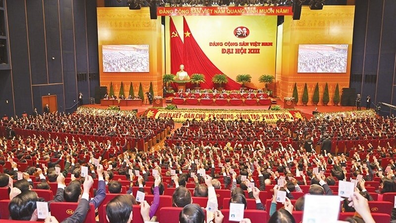 Thực hiện nghiêm nguyên tắc tập trung dân chủ để bảo đảm công tác cán bộ đạt chất lượng tốt