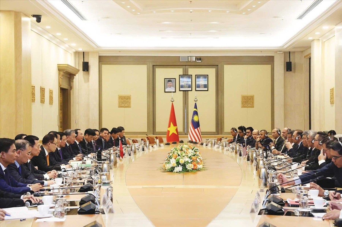 Ngày 21-11-2024, trong khuôn khổ chuyến thăm chính thức của Tổng Bí thư Tô Lâm tới Malaysia, hai bên đã nhất trí nâng cấp quan hệ Việt Nam - Malaysia lên Đối tác chiến lược toàn diện_Ảnh: TTXVN