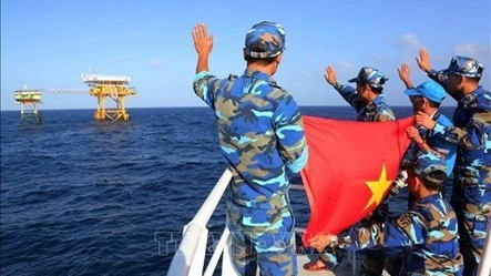 Vận dụng và phát triển sáng tạo tư tưởng Hồ Chí Minh về giải quyết mối quan hệ giữa tính phổ biến và tính đặc thù trong xây dựng và bảo vệ Tổ quốc