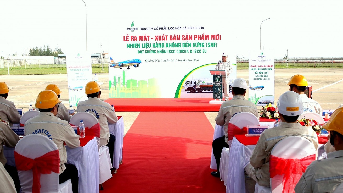 BSR xuất bán lô sản phẩm mới Nhiên liệu hàng không bền vững (SAF)