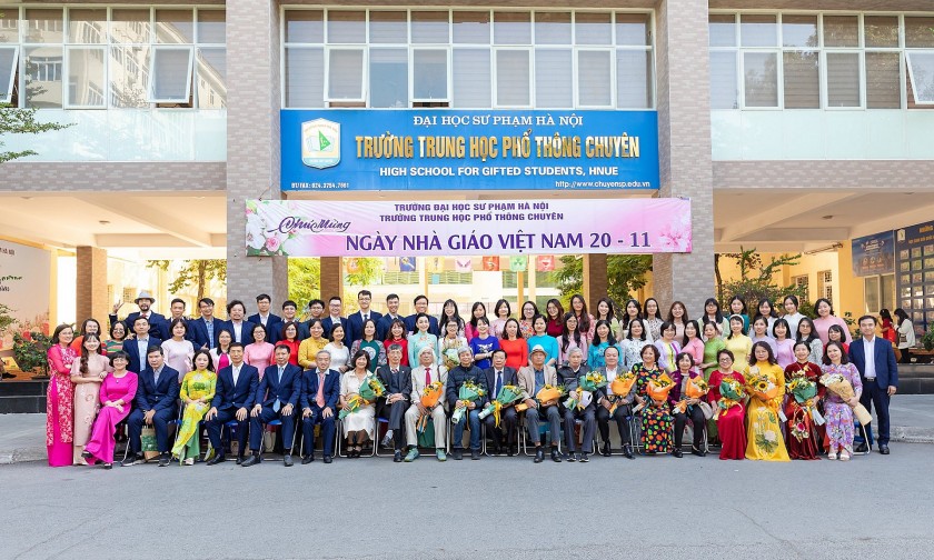 THPT Chuyên Sư phạm, ngôi trường của những giấc mơ lớn THPT Chuyên Sư phạm, ngôi trường của những giấc mơ lớn
