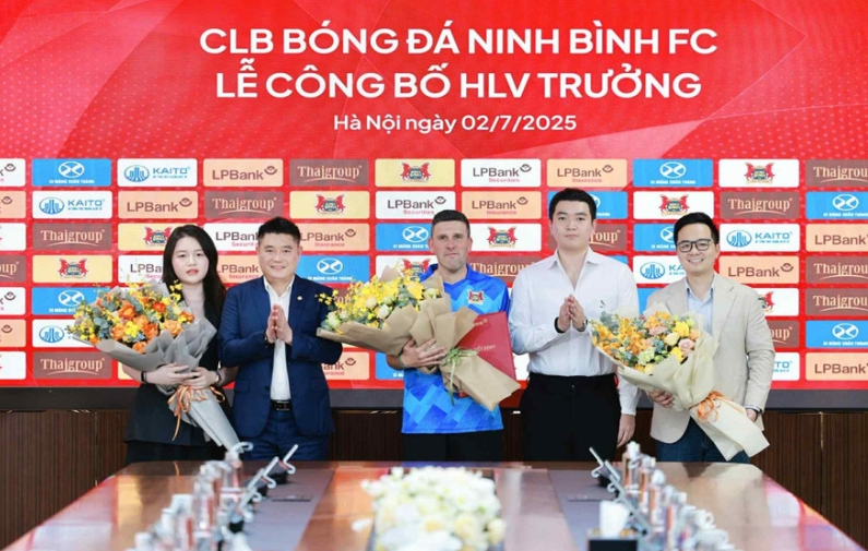 HLV Tây Ban Nha hạnh phúc khi dẫn dắt CLB Ninh Bình