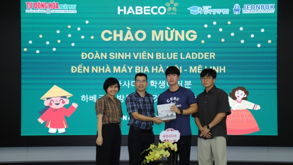 Sinh viên Hàn Quốc hào hứng khám phá môi trường làm việc tại Nhà máy Bia Hà Nội - Mê Linh
