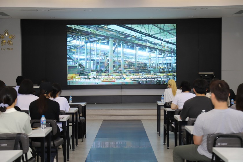 Sinh viên Hàn Quốc hào hứng khám phá môi trường làm việc tại Nhà máy Bia Hà Nội - Mê Linh