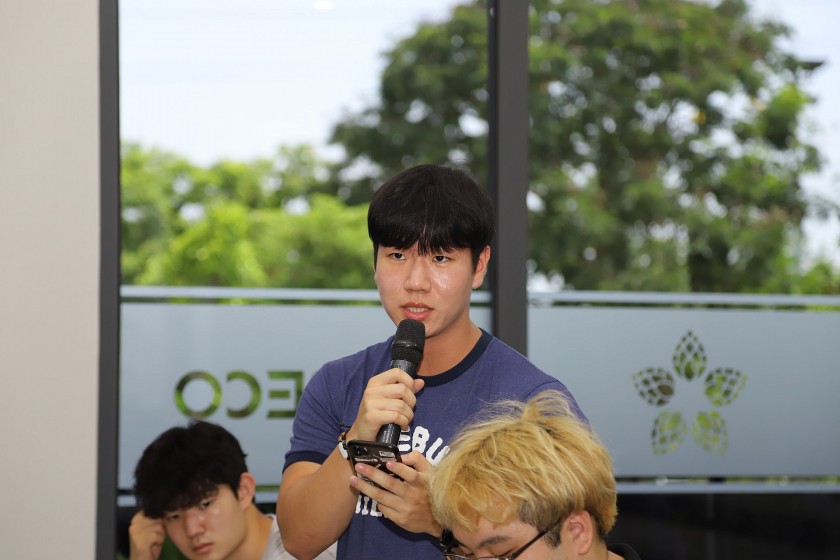 Sinh viên Hàn Quốc hào hứng khám phá môi trường làm việc tại Nhà máy Bia Hà Nội - Mê Linh